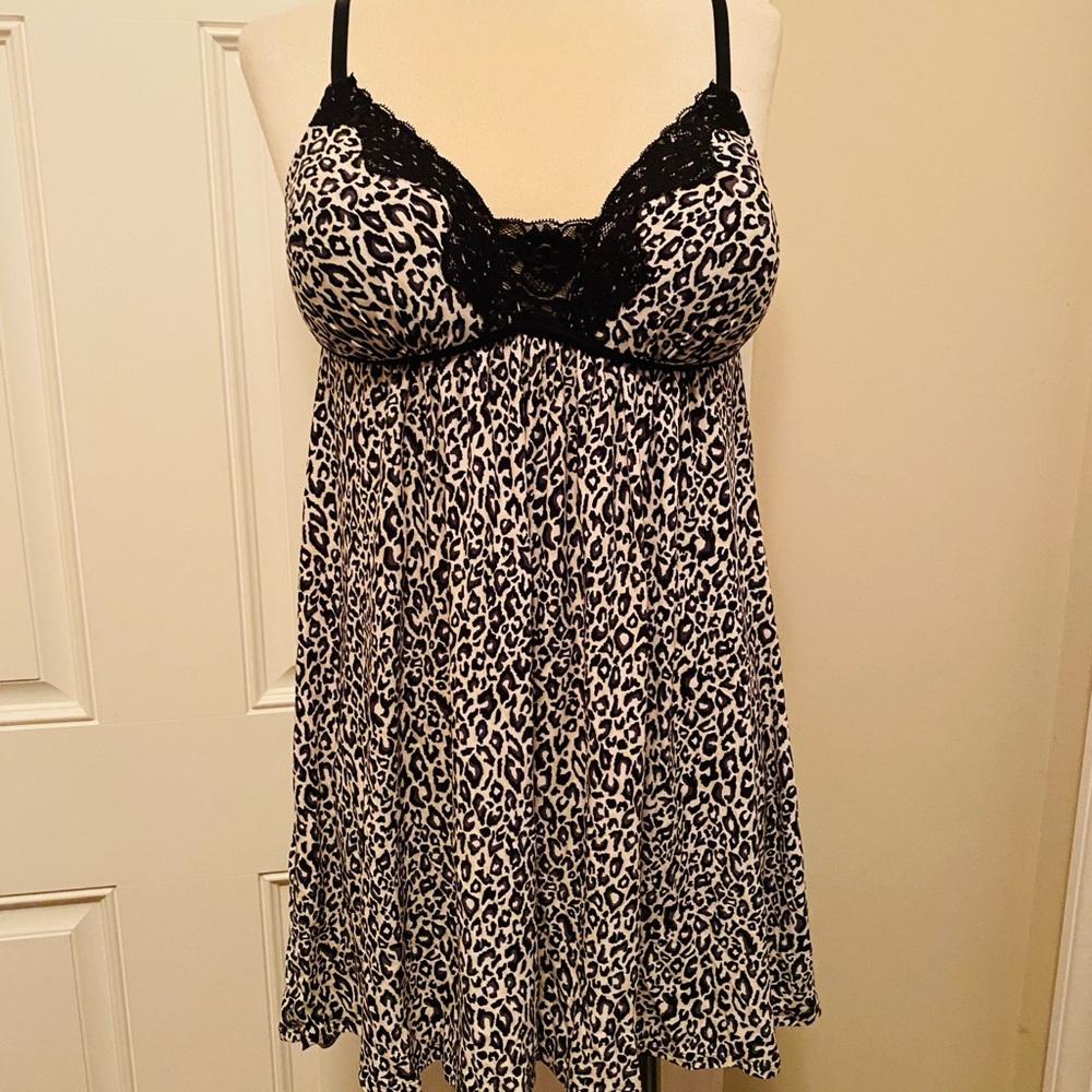 Leopard-Print Lace-Trim Chemise in Black & White